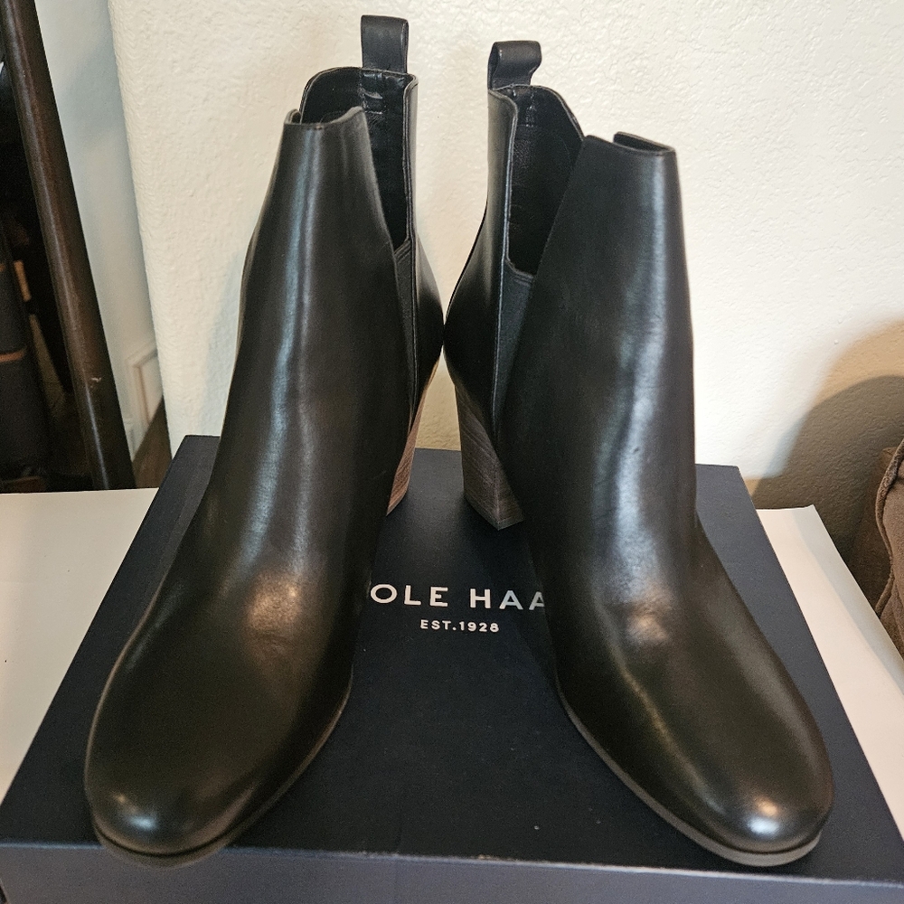 Cole Haan Cassidy Transitional Bootie II in Black Leather Boots Shoes  8.5B NEW